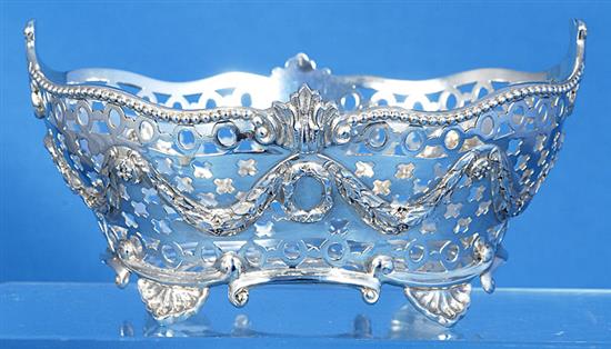 A Victorian silver pierced oval dish, by Charles Stuart Harris, Length; 147mm weight: 5oz/156grms